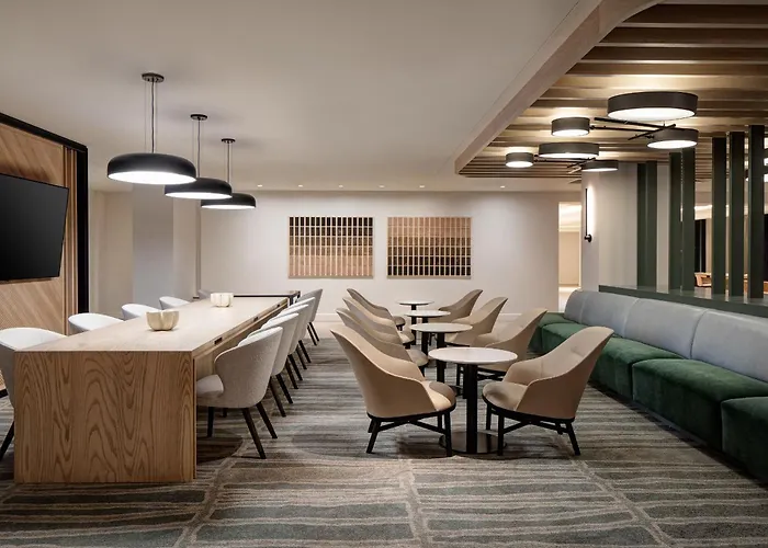 Sheraton Worth Downtown Hotel 4*