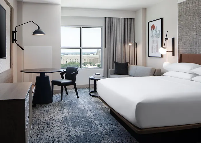 Hotel Sheraton Worth Downtown 4*