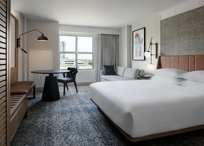 Sheraton Worth Downtown
