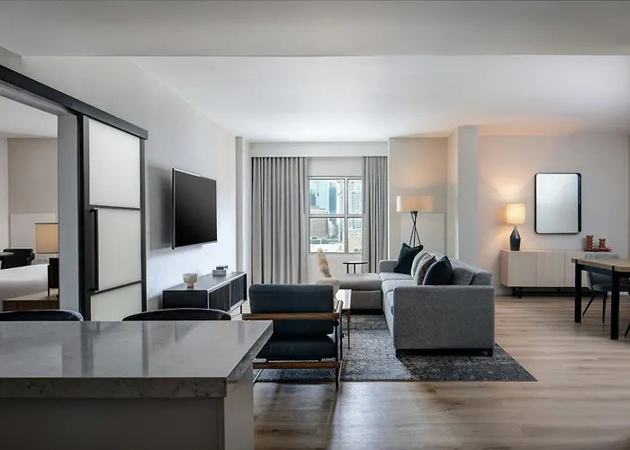 Sheraton Worth Downtown 4*