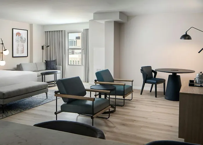 Sheraton Worth Downtown Hotel 4*