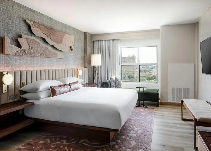 Hotel Sheraton Worth Downtown 4*