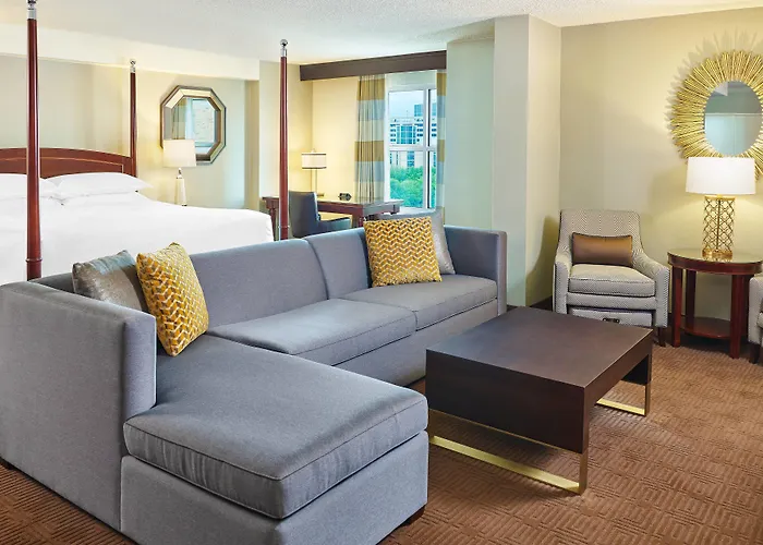Hotel Sheraton Worth Downtown 4*