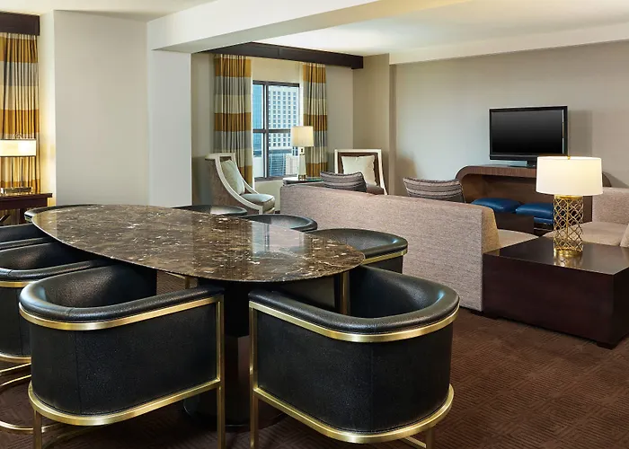 Sheraton Worth Downtown Hotel 4*