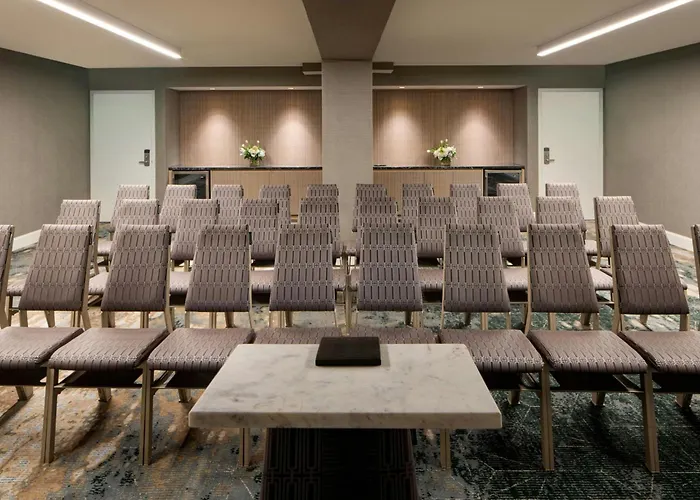 Sheraton Worth Downtown 4*