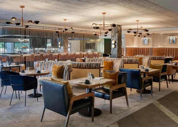 Sheraton Worth Downtown Hotel 4*