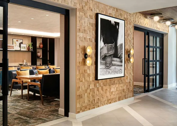 Hotel Sheraton Worth Downtown 4*